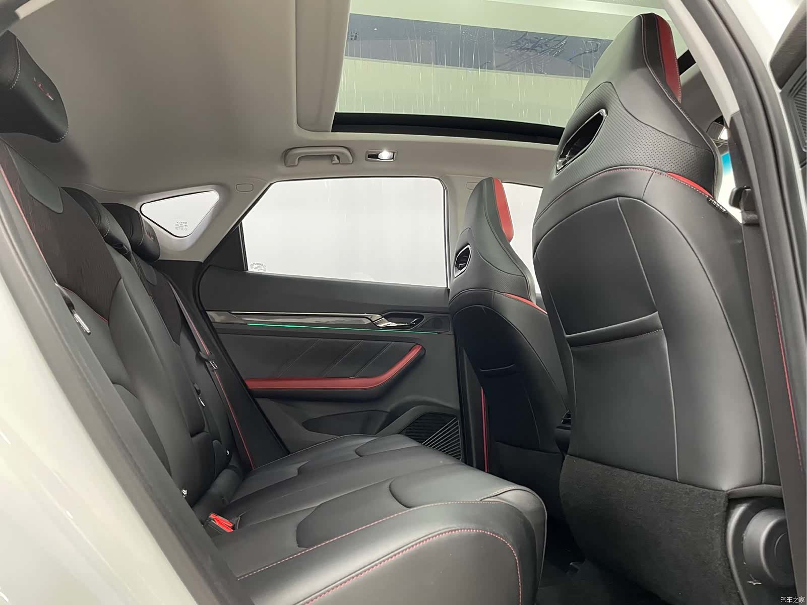 Geely Emgrand, 2021 14