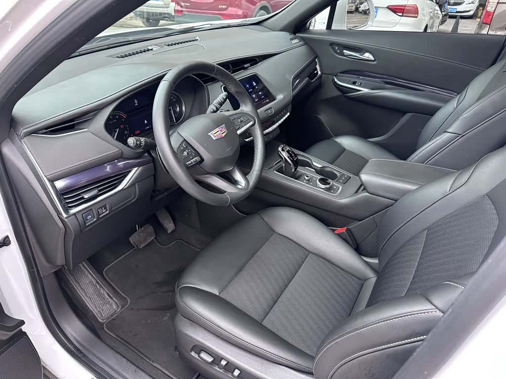 Cadillac XT4, 2022 4