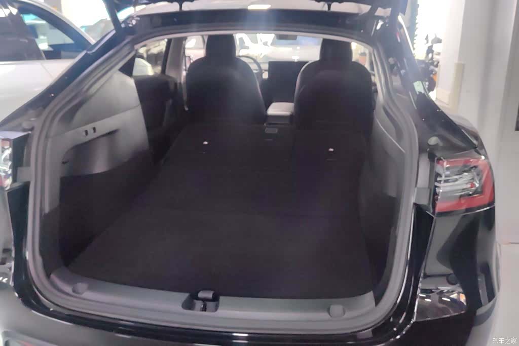 Tesla Model Y, 2022 4