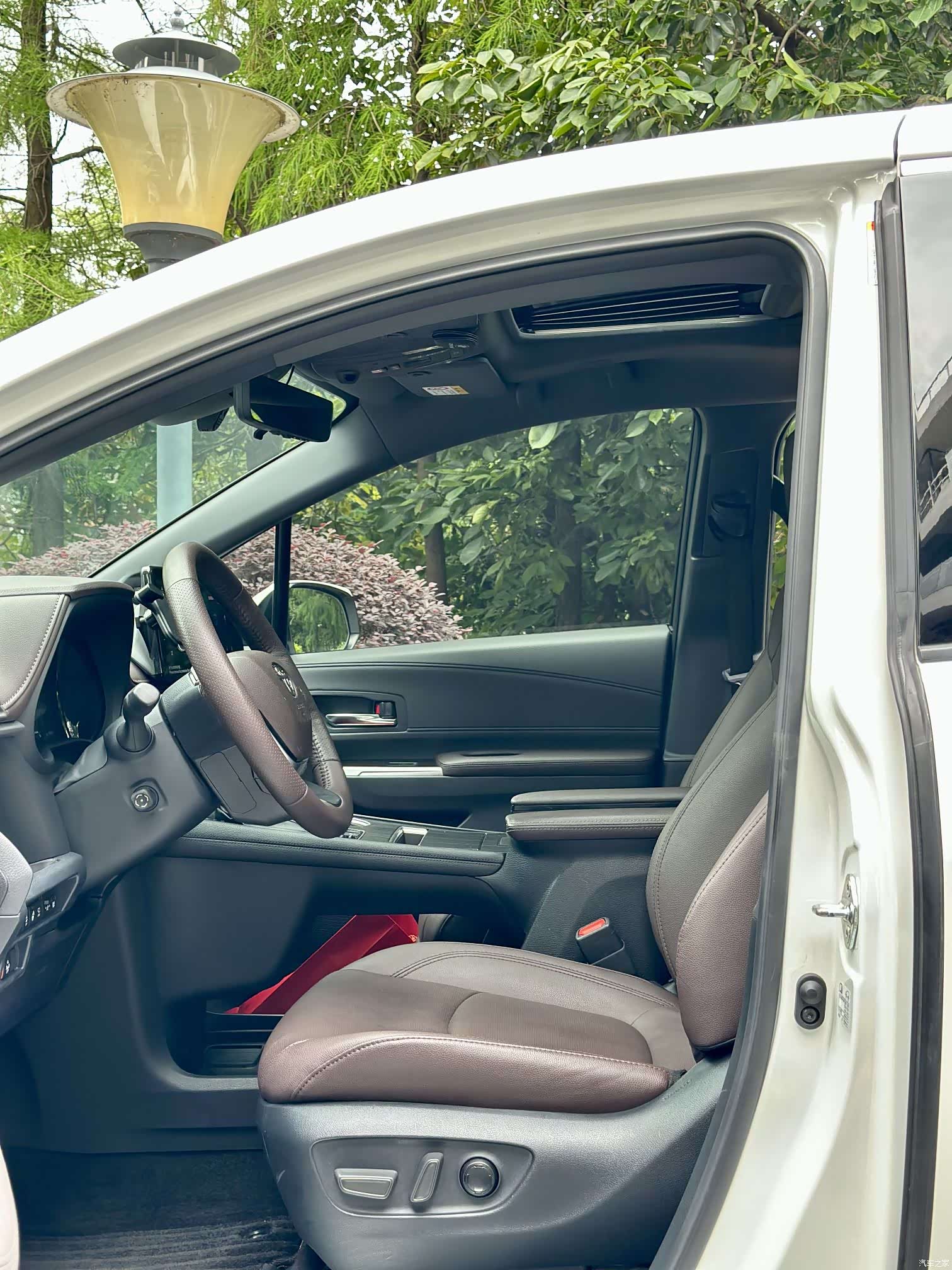 Toyota Granvia, 2023 24