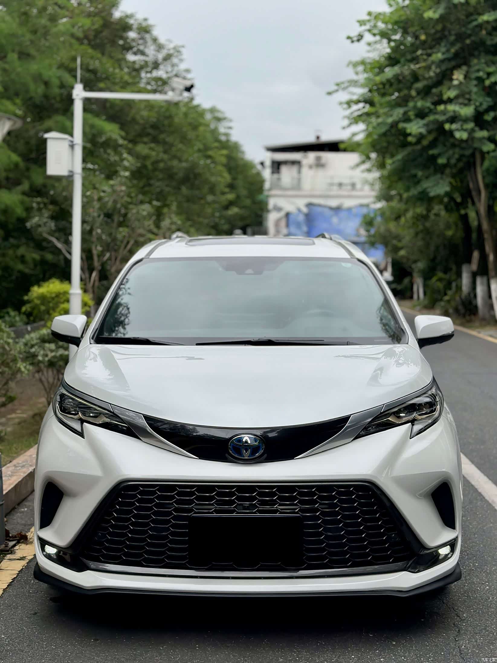 Toyota Granvia, 2023 все фото