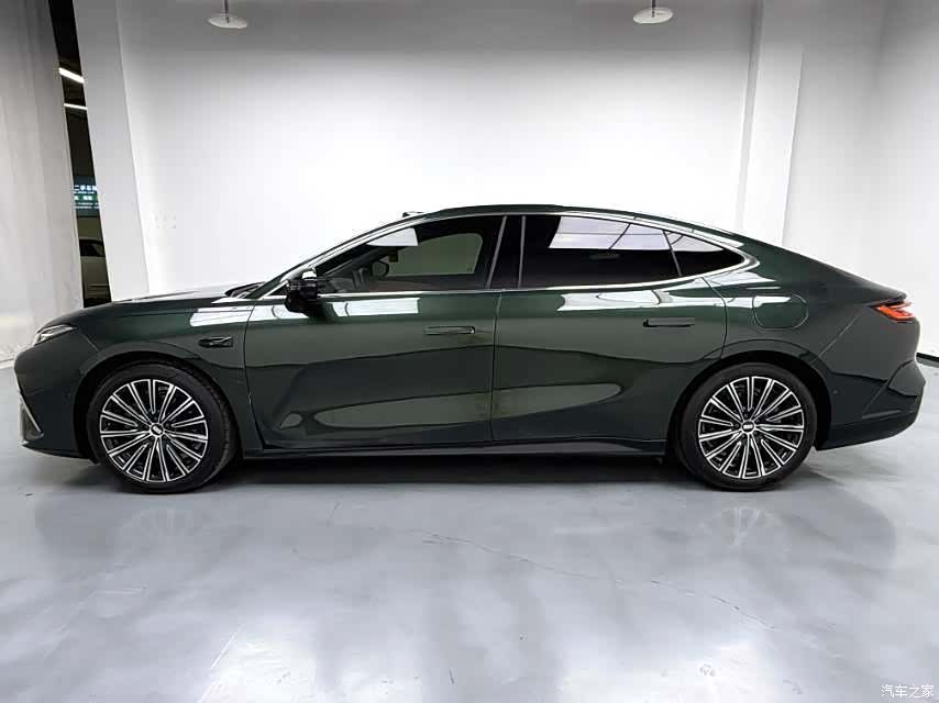 Geely 8, 2025 8
