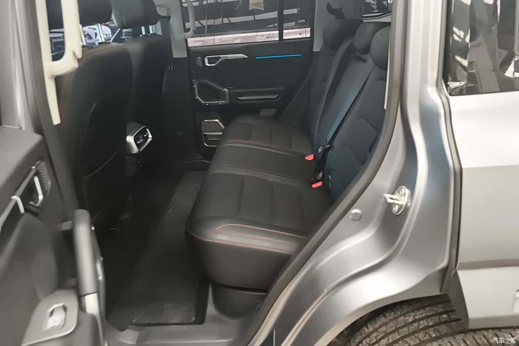 Jetour Traveller, 2025 11