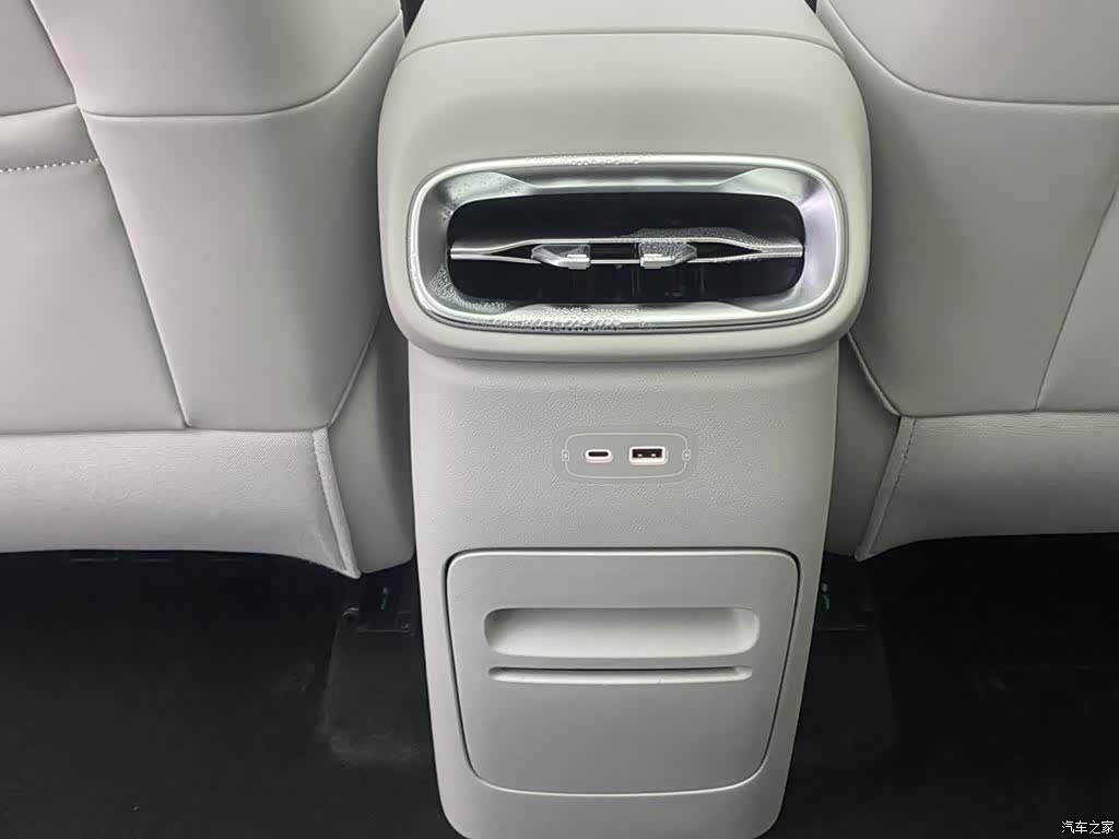 Leapmotor B10, 2025 22