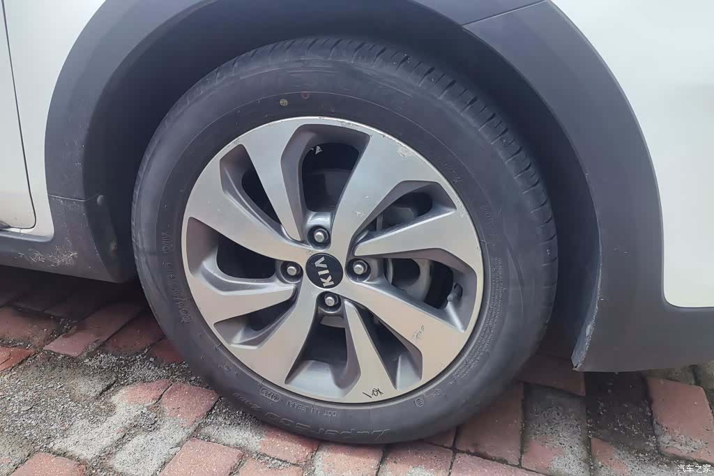 Kia KX, 2017 6