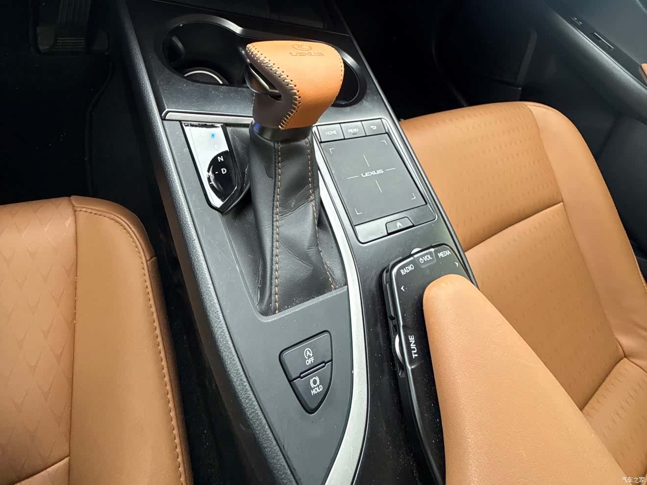Lexus UX, 2022 12