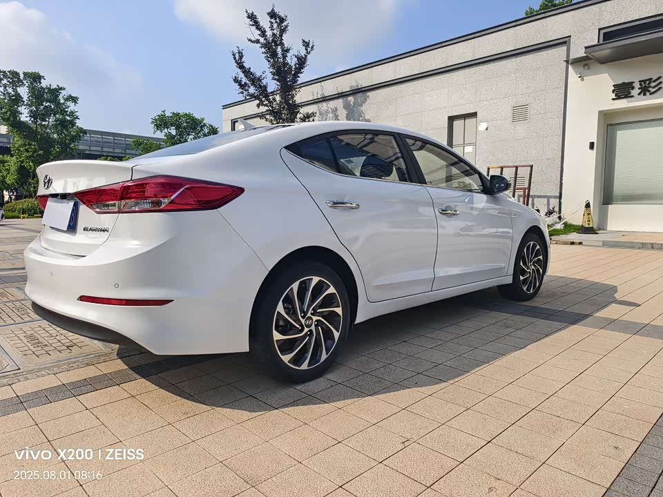 Hyundai Lead
