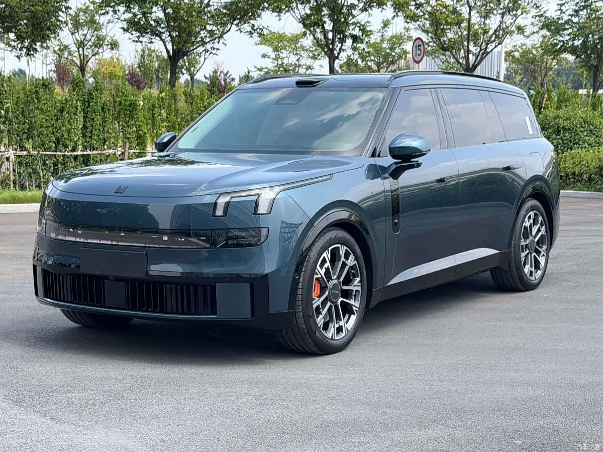 Lynk & Co 02