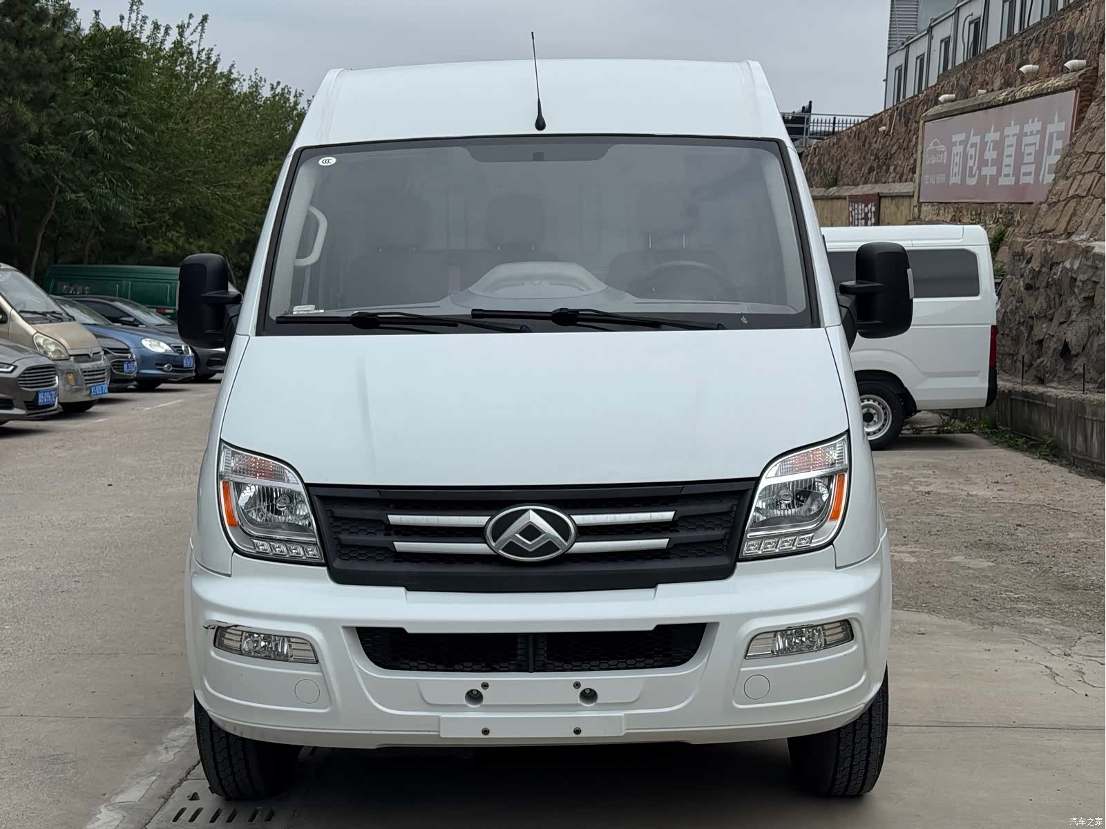 Maxus V80, 2022 2