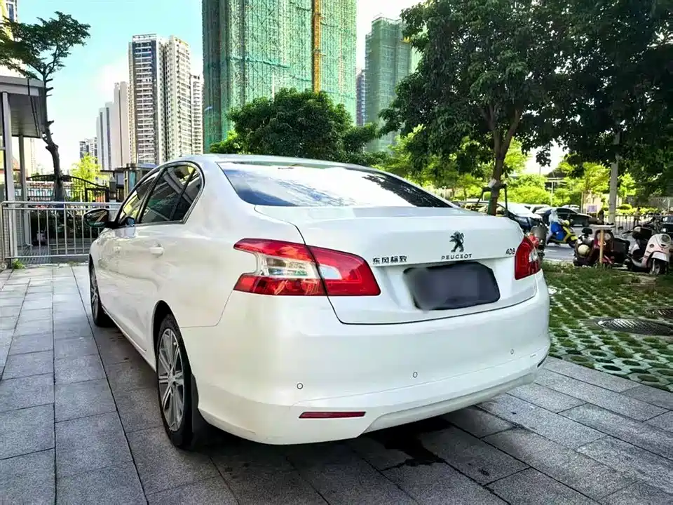 Peugeot 408