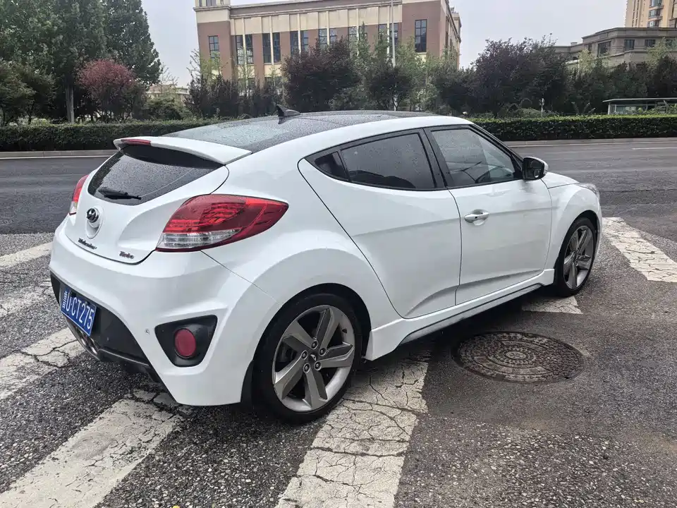 Hyundai Veloster