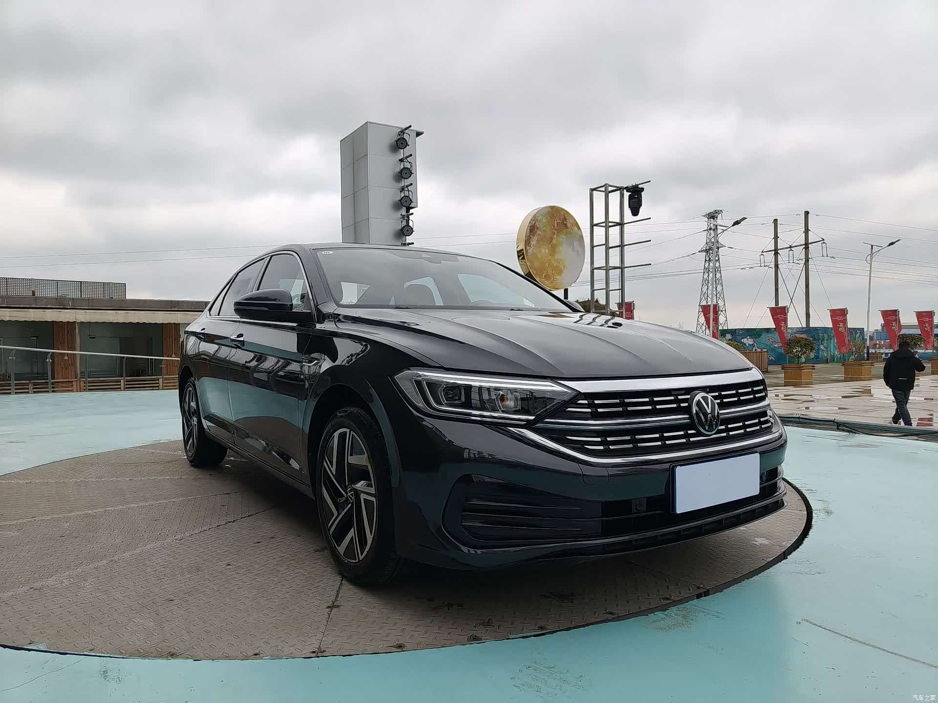 Volkswagen Sagitar, 2023 3