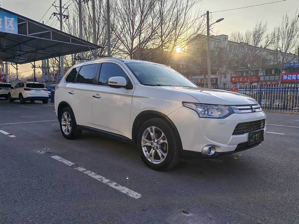 Mitsubishi Outlander