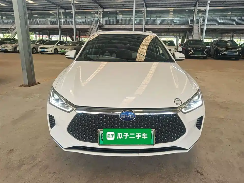 BYD e2