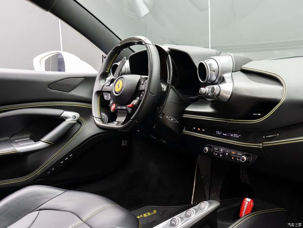 Ferrari F8, 2021 17