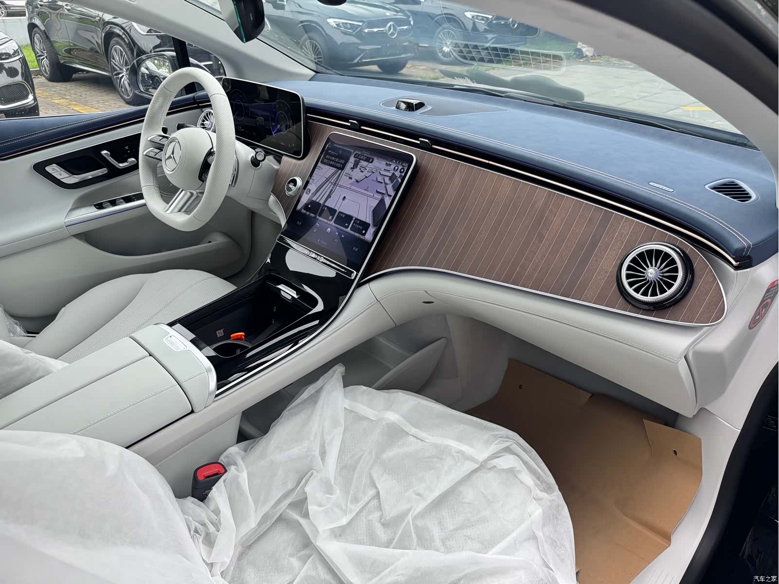 Mercedes-Benz EQE, 2025 15