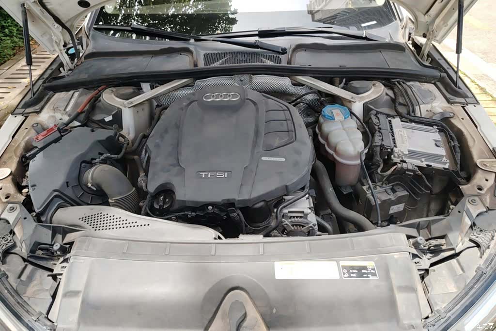 Audi A4L, 2017 10