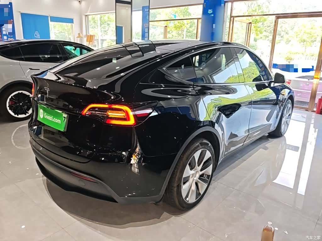 Tesla Model Y, 2023 7