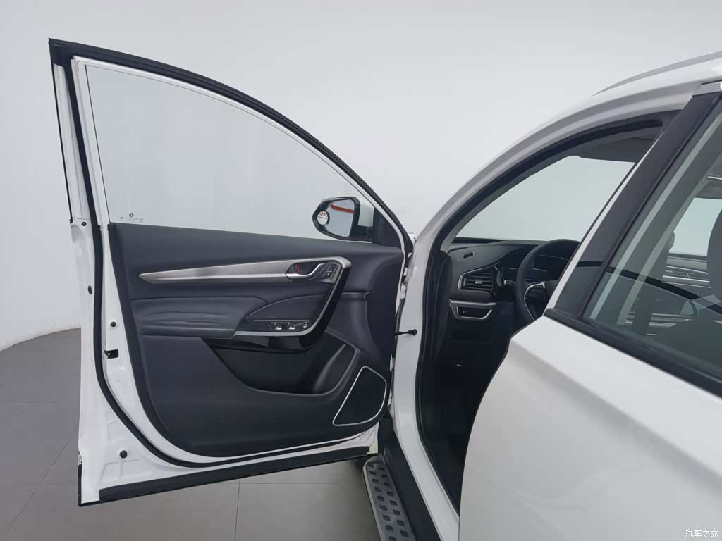 DongFeng AX7, 2019 8