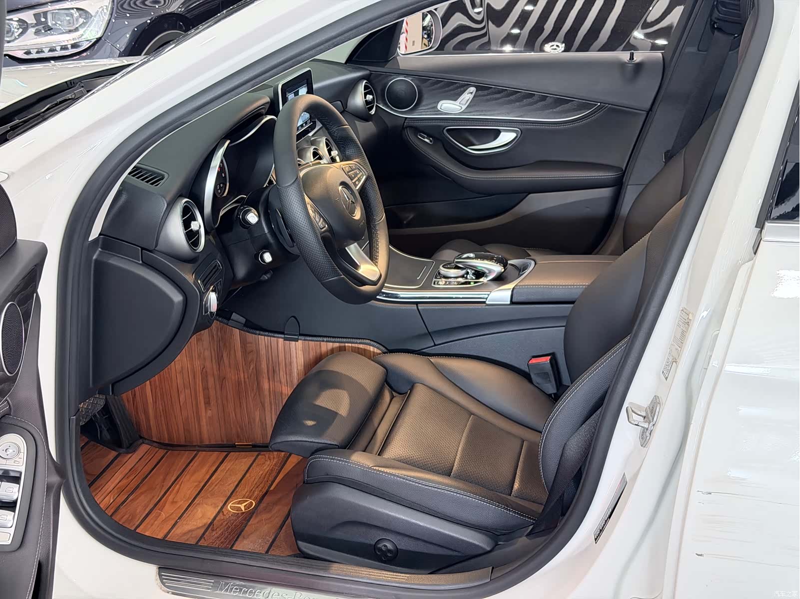 Mercedes-Benz C-Class, 2015 6