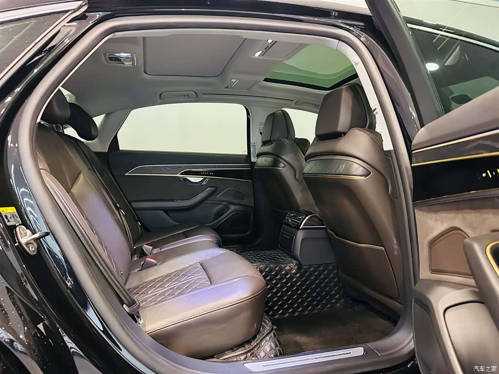 Audi A8L, 2021 11