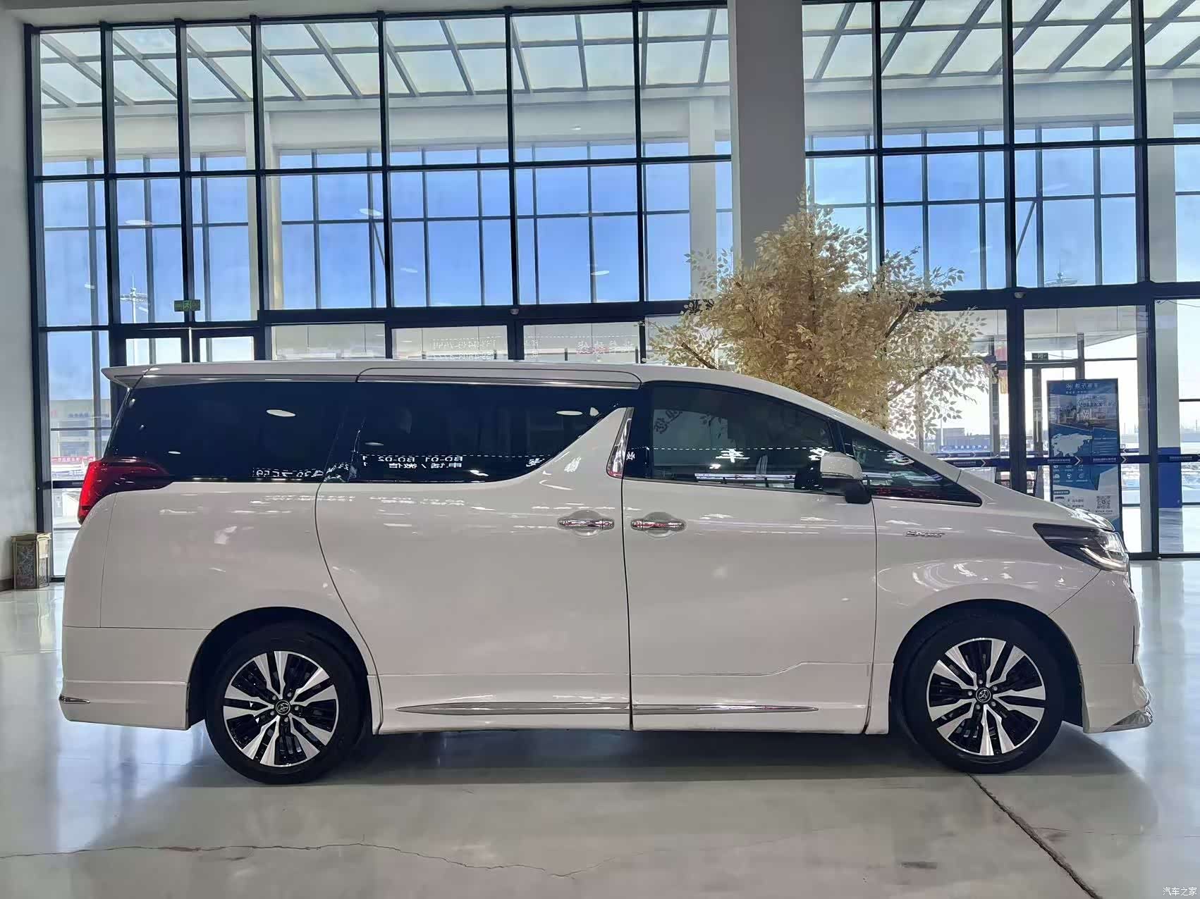 Toyota Alphard, 2017 8