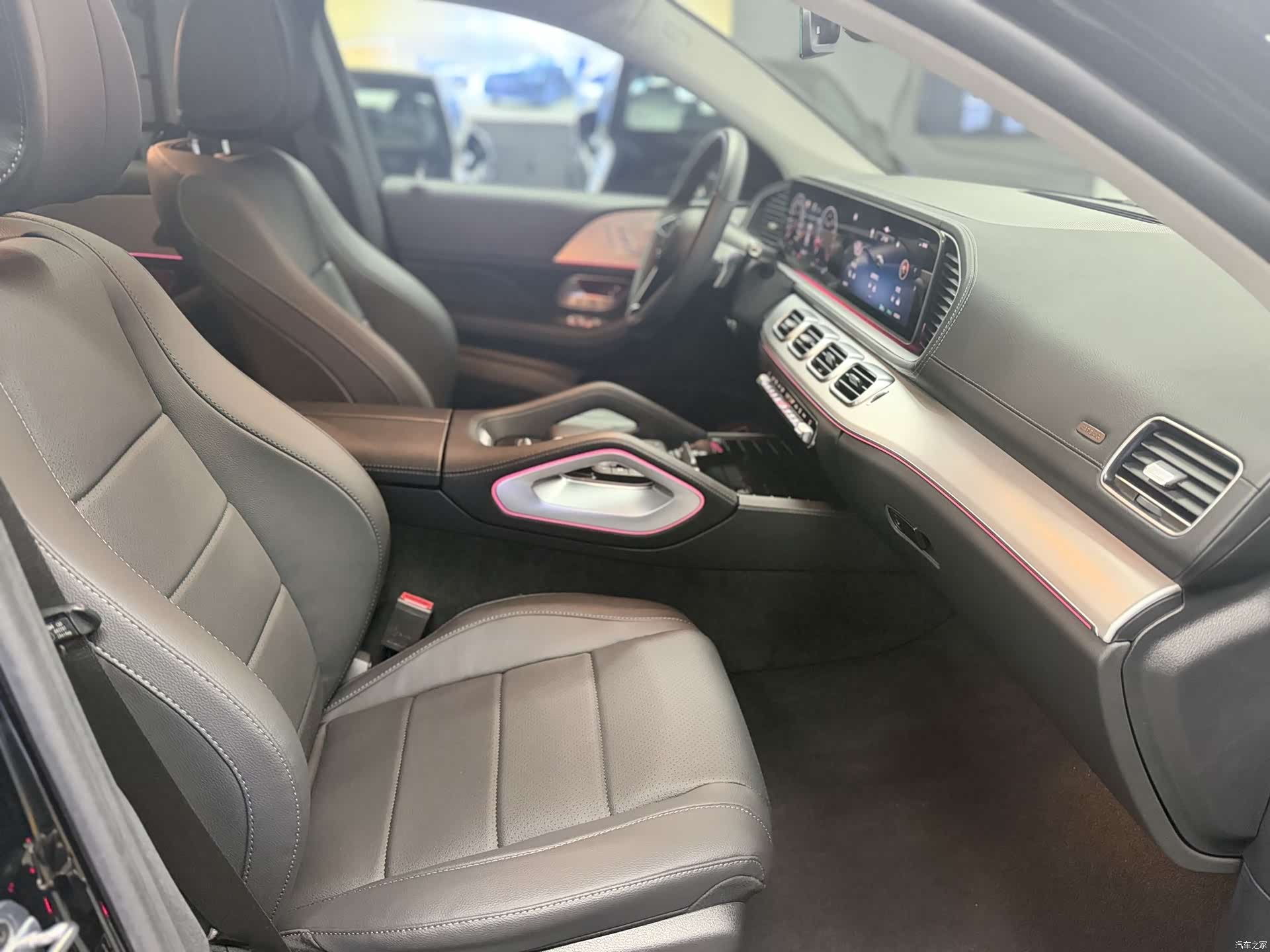 Mercedes-Benz GLE, 2026 16