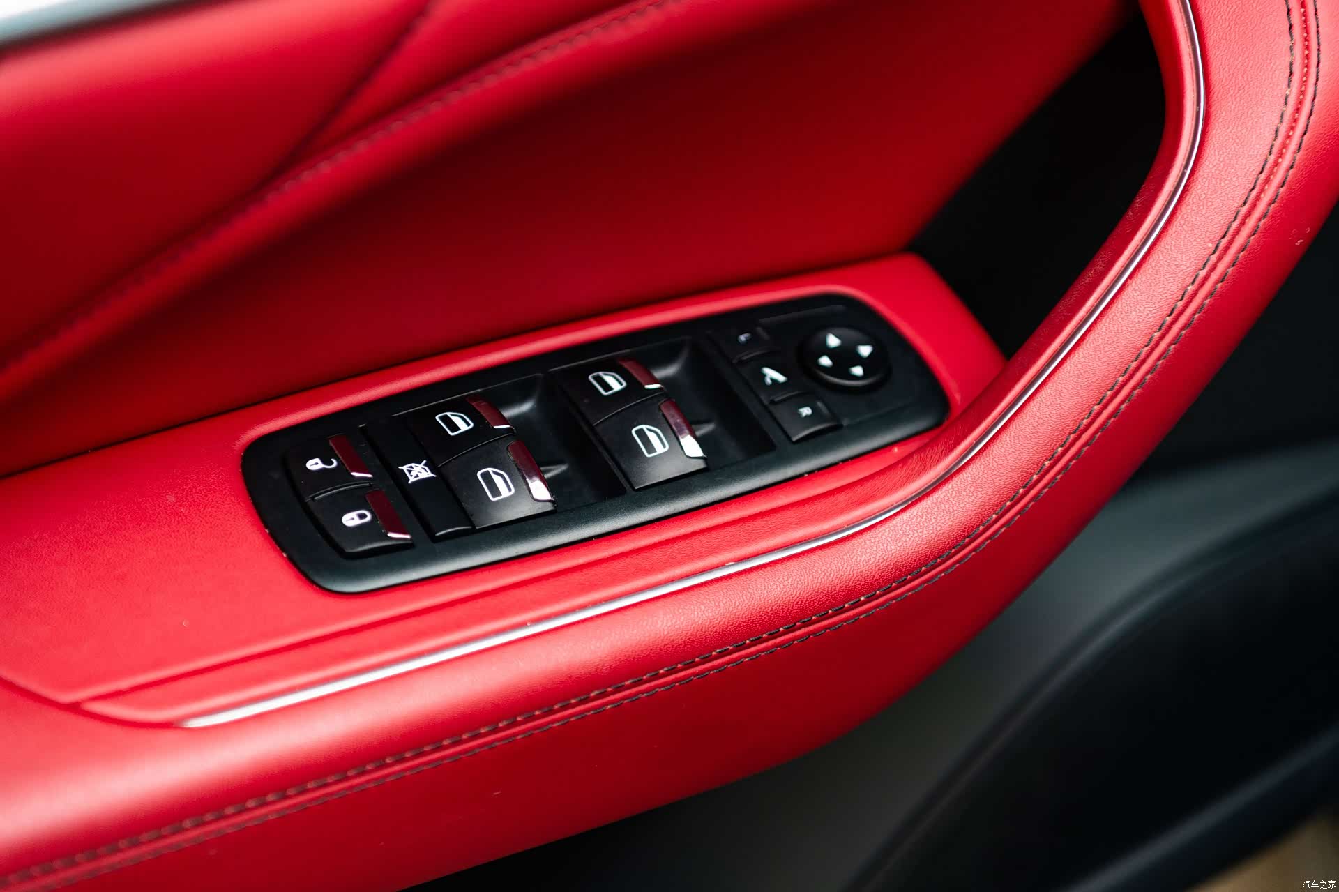 Maserati Levante, 2021 12