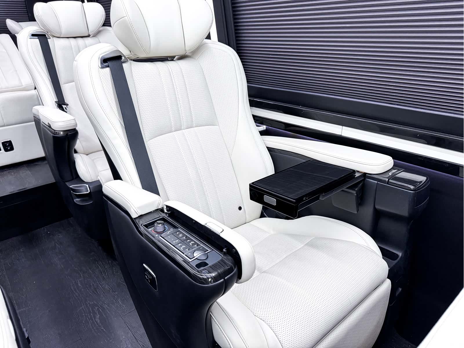 Toyota Coaster, 2022 22