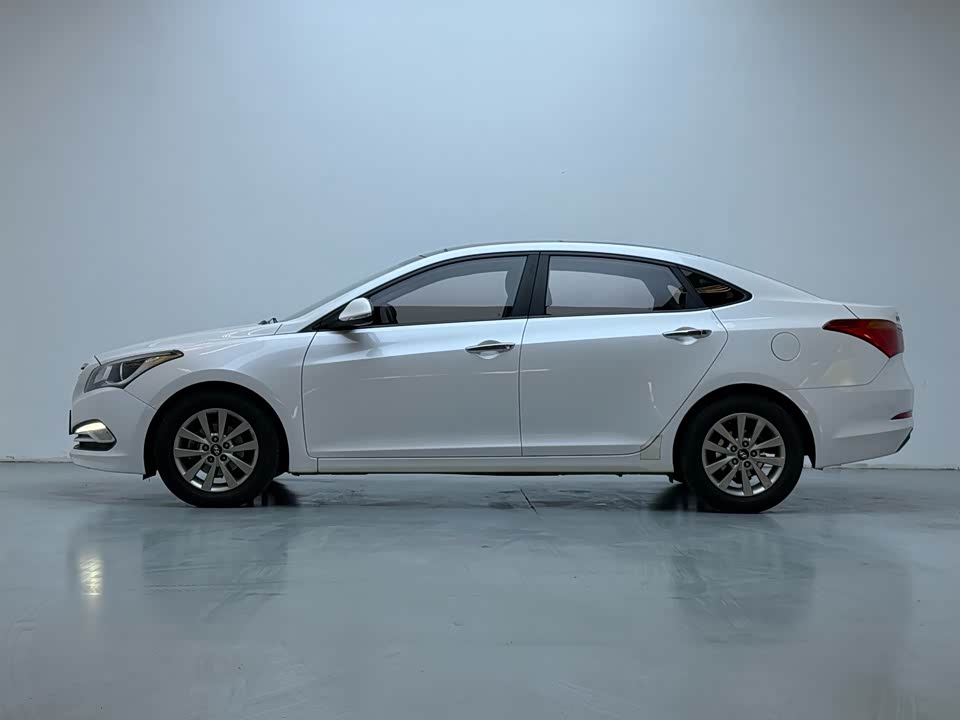 Hyundai Name picture