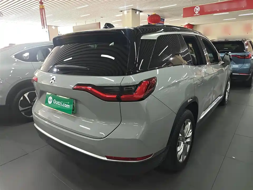 NIO ES8