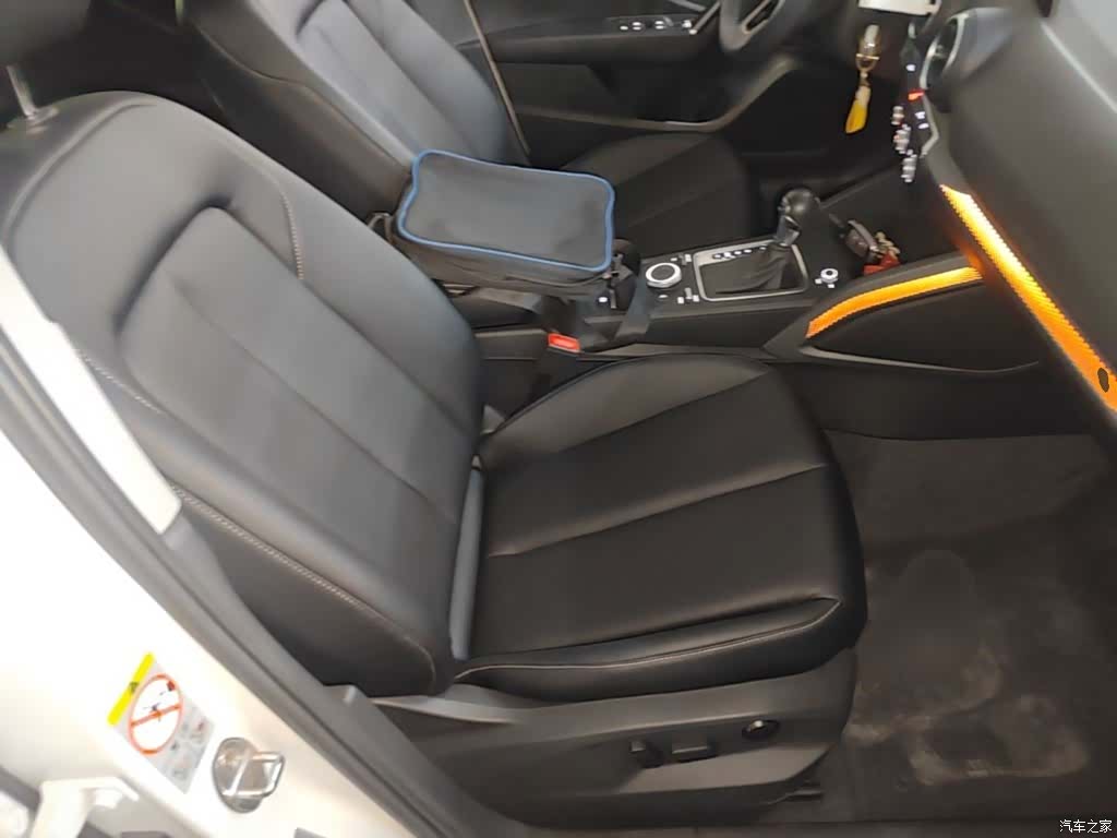 Audi Q2L, 2019 25