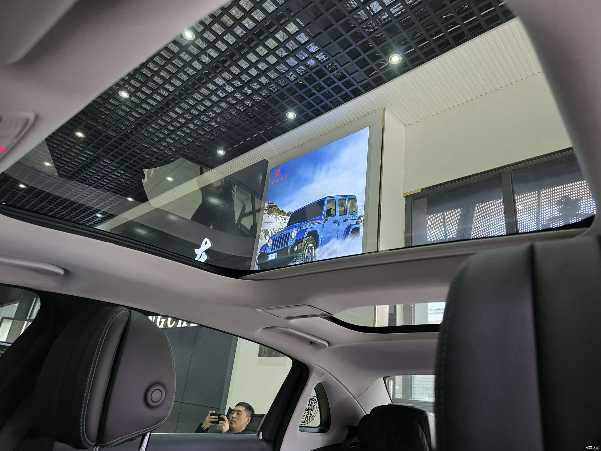 Mercedes-Benz E-Class, 2022 11