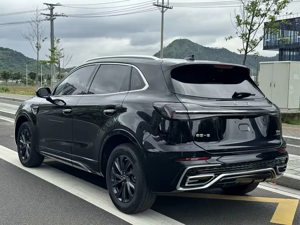 Hongqi HS5