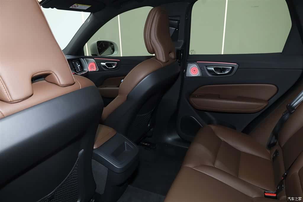 Volvo XC60, 2024 26