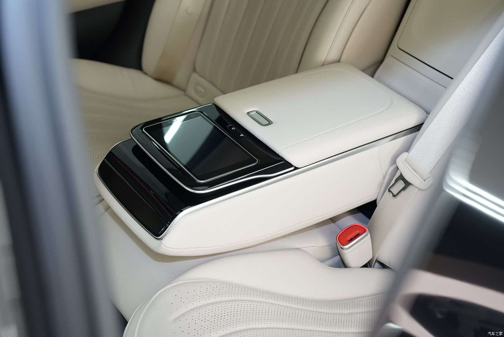 Mercedes-Benz S-Class, 2023 23