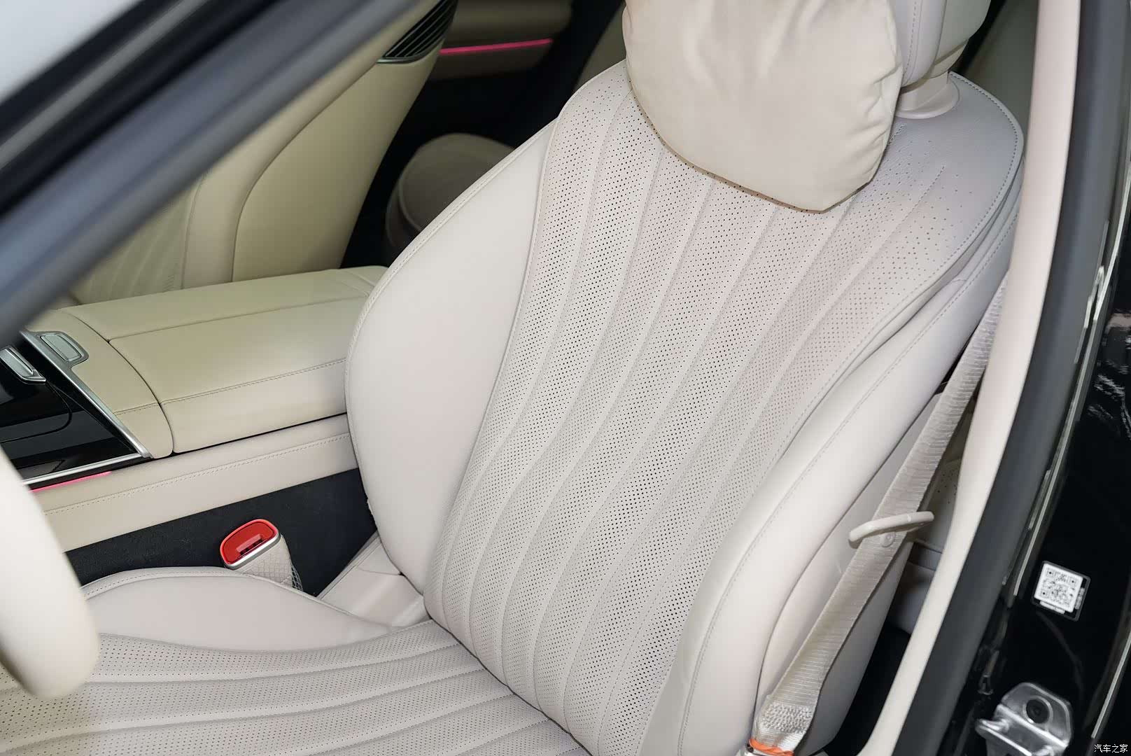 Mercedes-Benz S-Class, 2023 28