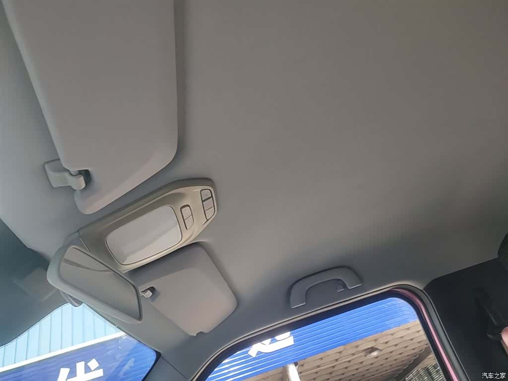 Wuling E200, 2019 18