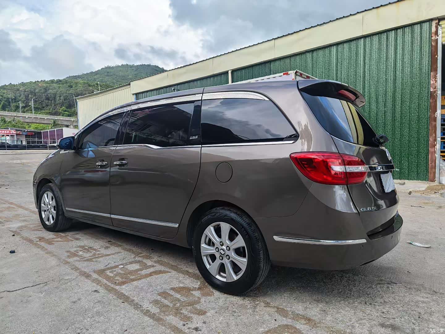 Buick GL8, 2015 4
