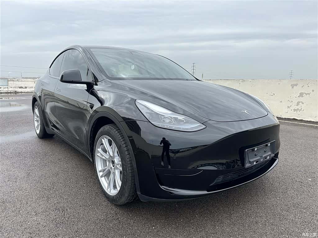 Tesla Model Y, 2023 3