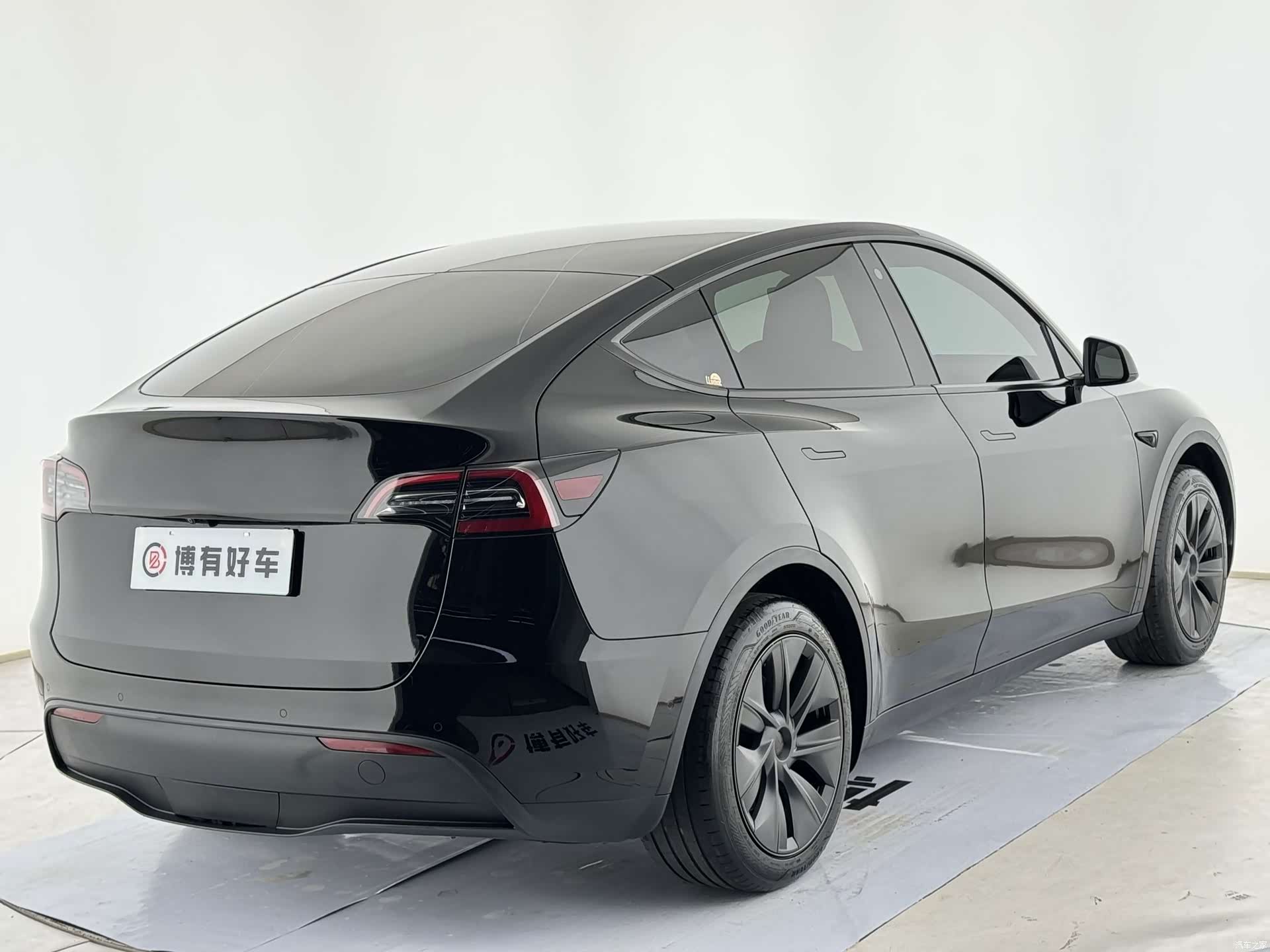 Tesla Model Y, 2024 8