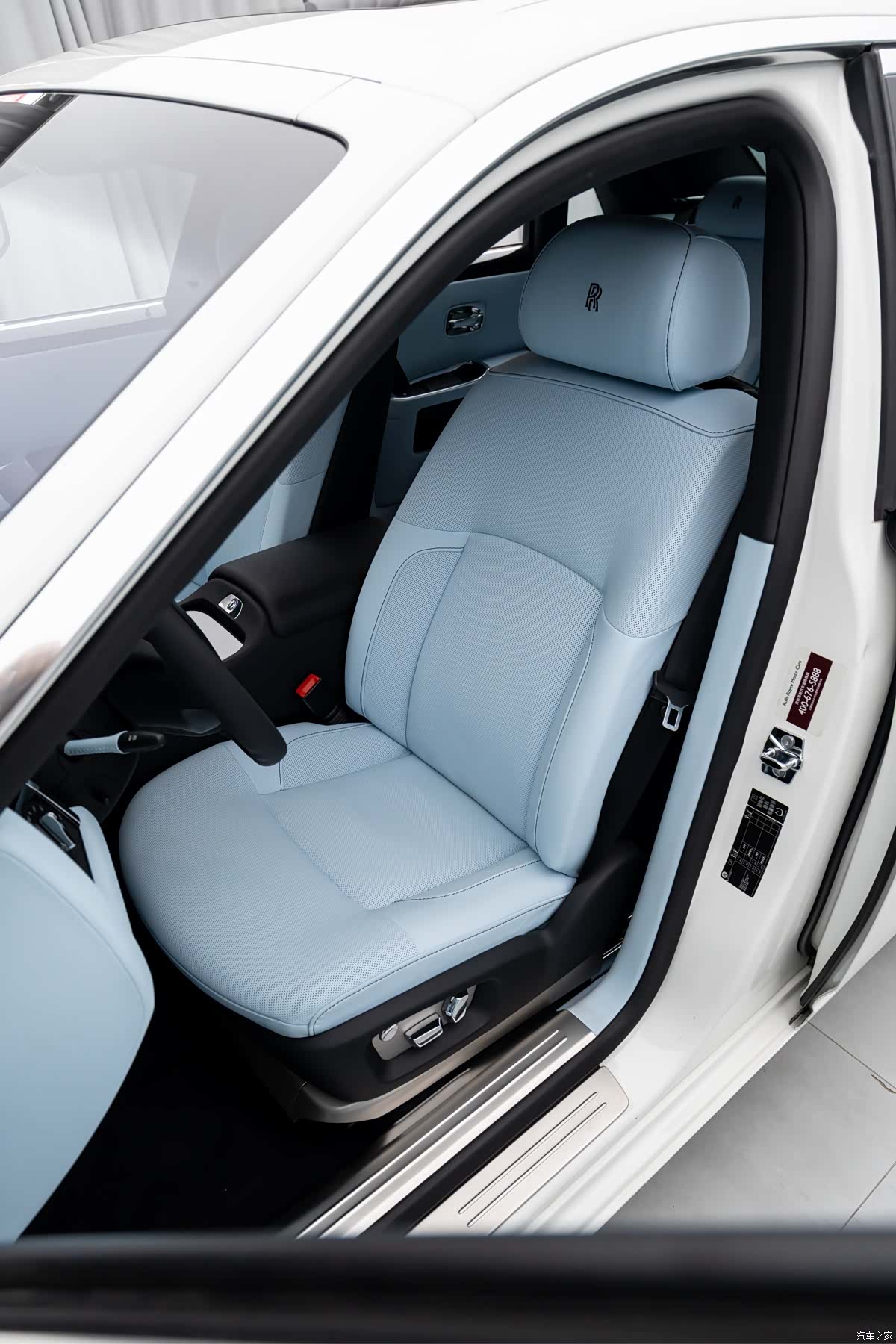 Rolls-Royce Ghost, 2016 11