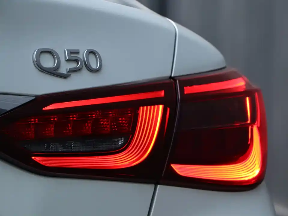 Infiniti Q50L
