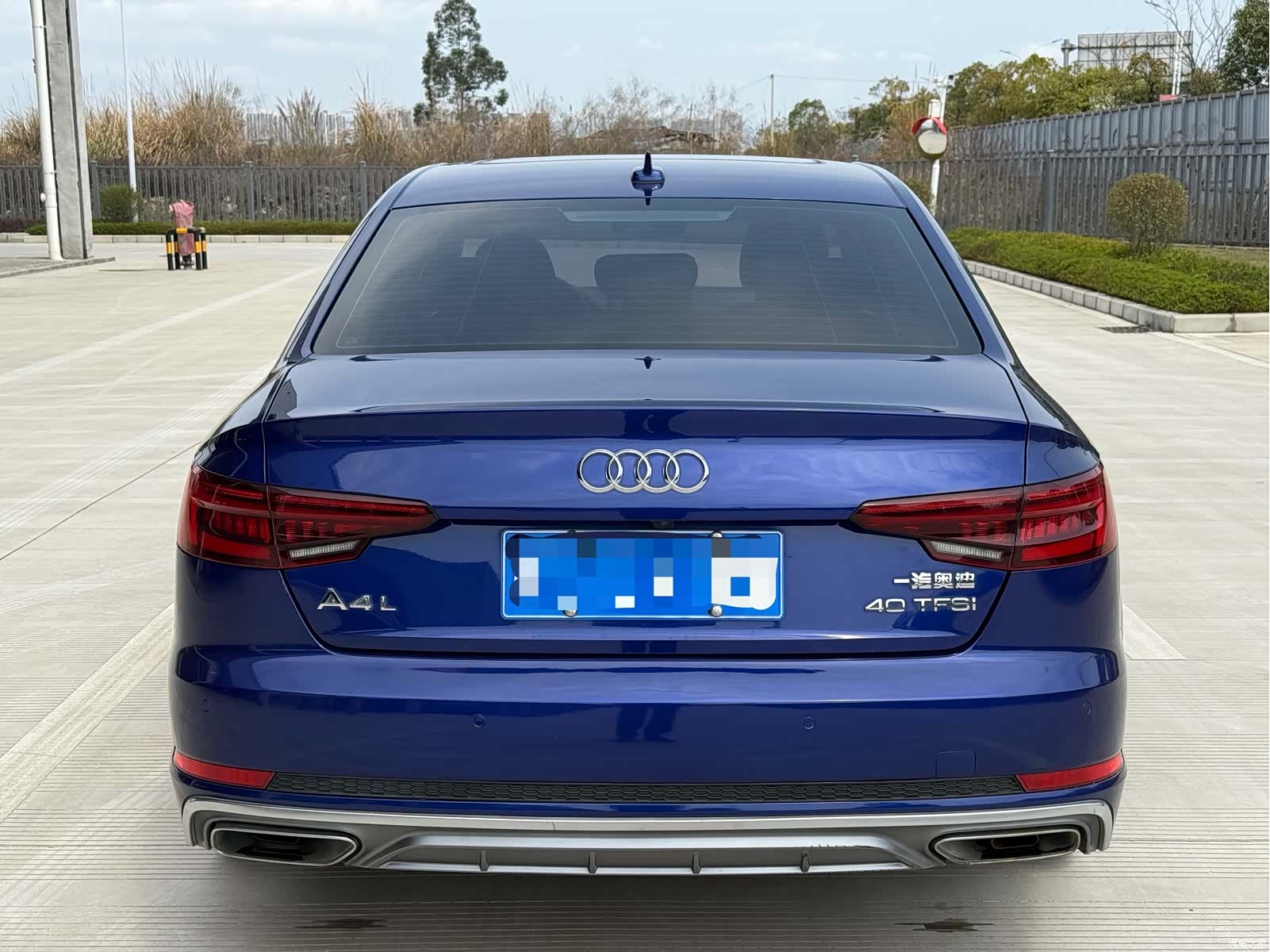 Audi A4L, 2019 все фото