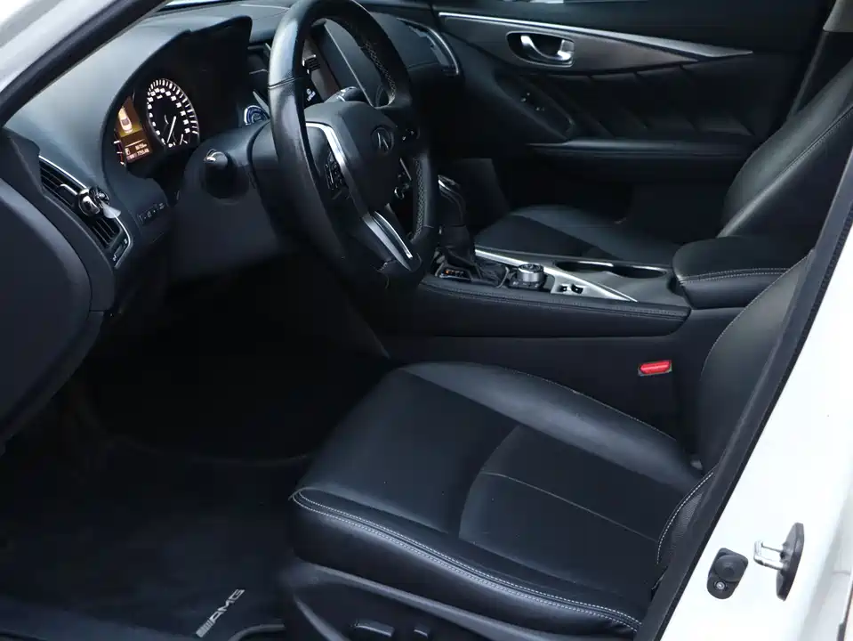 Infiniti Q50L