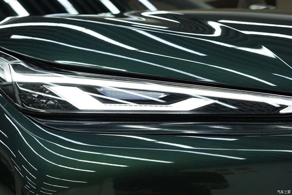 Geely 8, 2025 11
