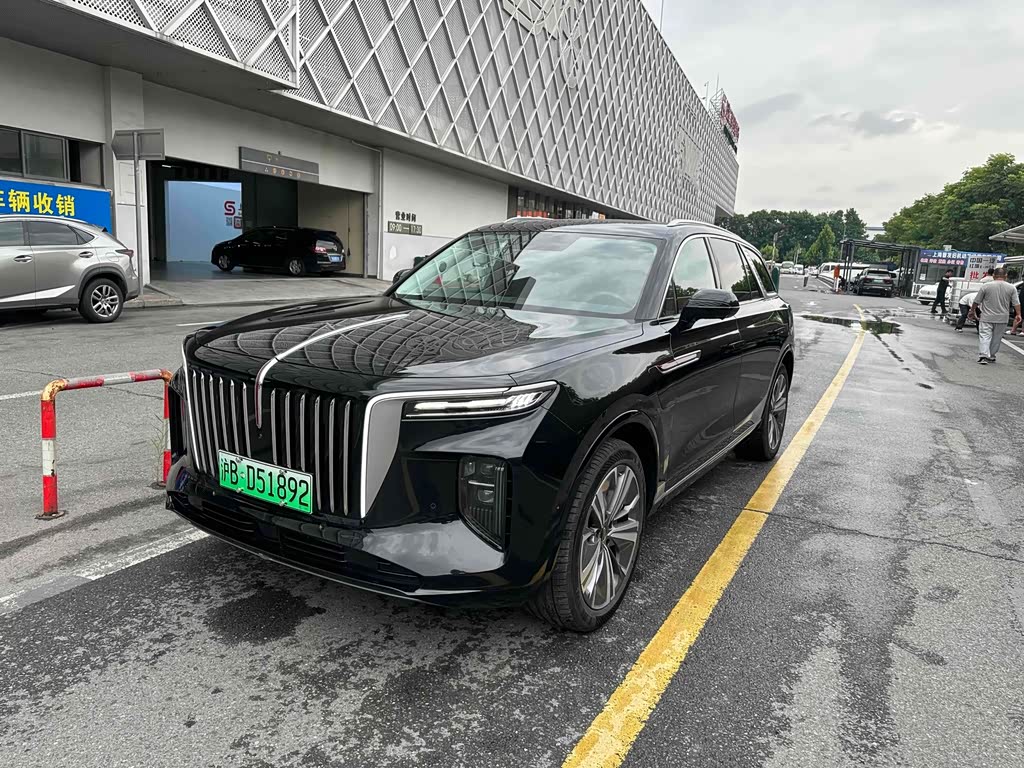 Hongqi E-HS9
