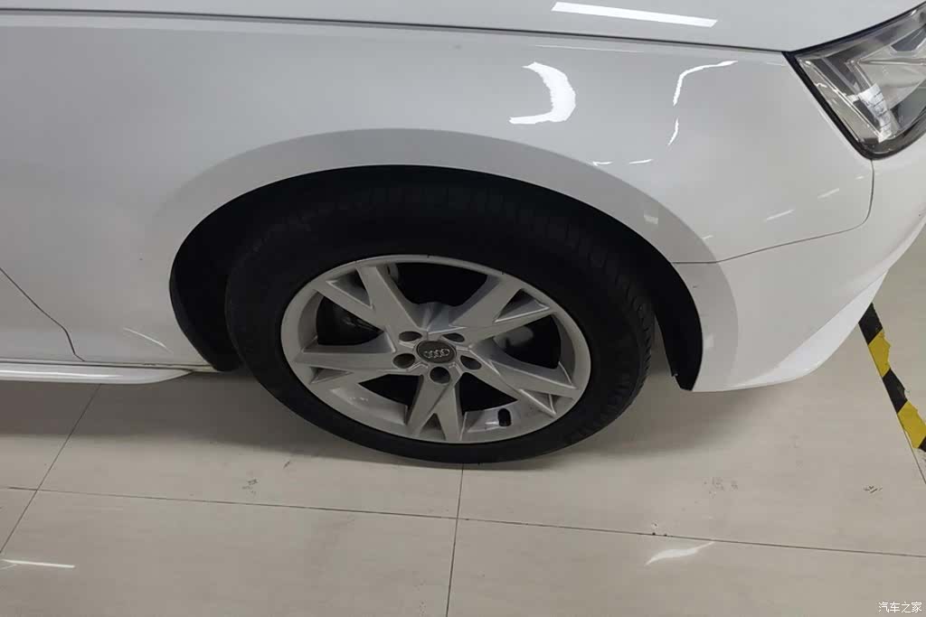 Audi A4L, 2018 6