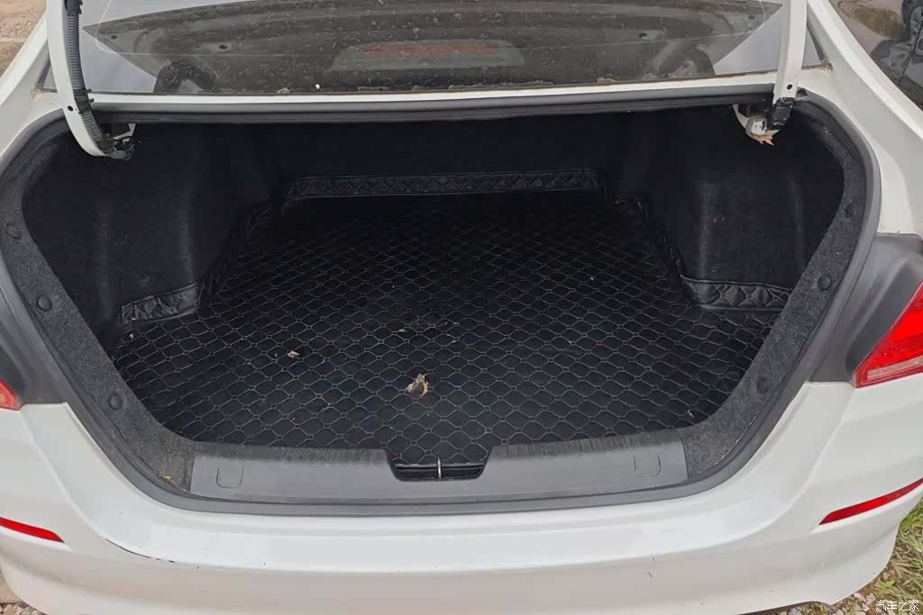 Chevrolet 320, 2018 4