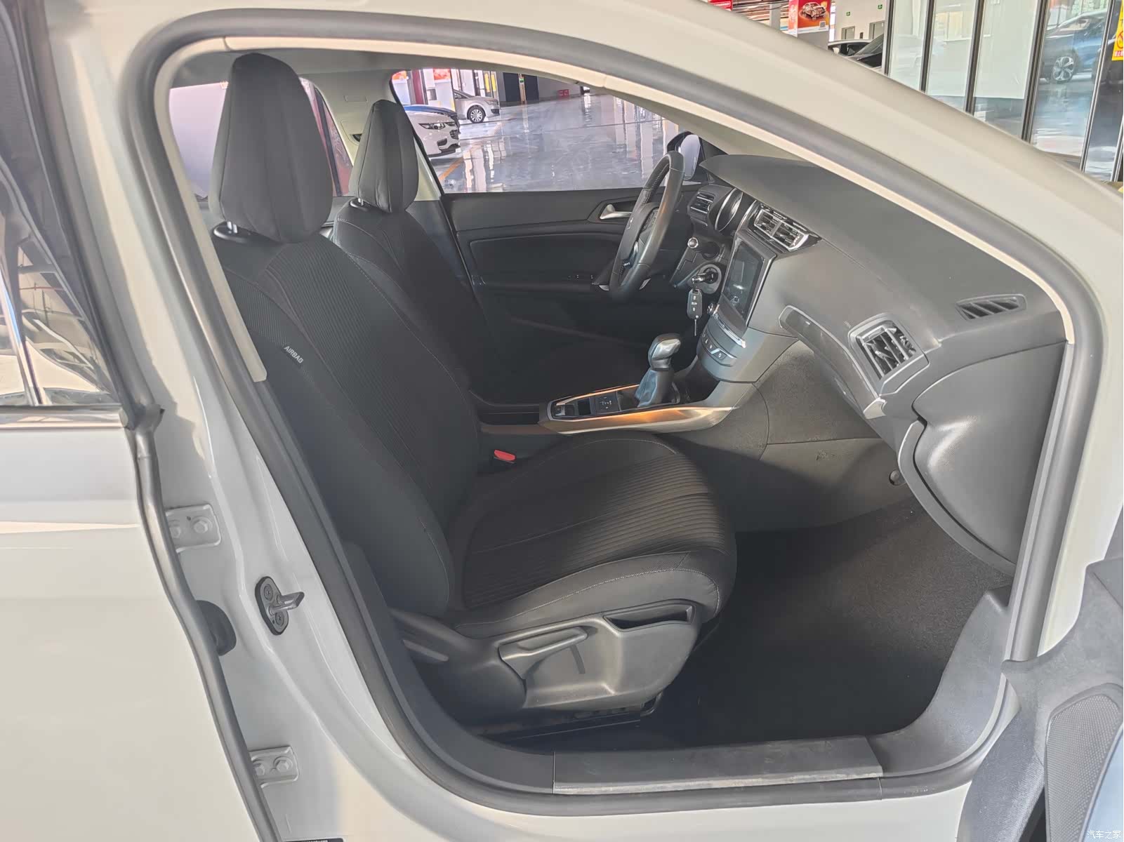 Peugeot 408, 2016 13
